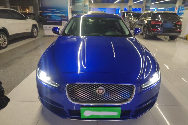 捷豹XEL 2018款 2.0T 250PS 奢华版车身外观2