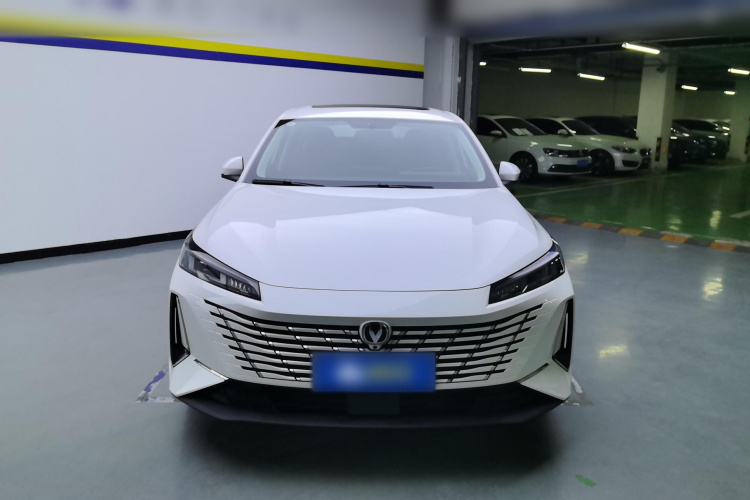 长安 逸动 2024款 1.5T GDI自动 旗舰型车身外观2