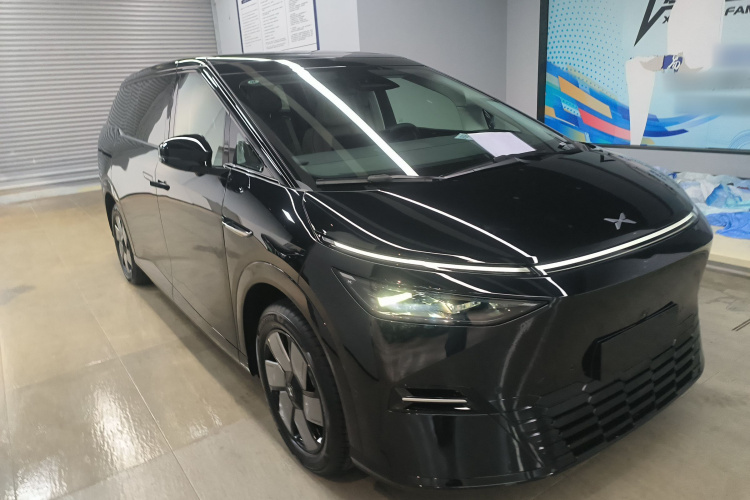 小鹏X9 2025款 650长续航 Max车身外观3