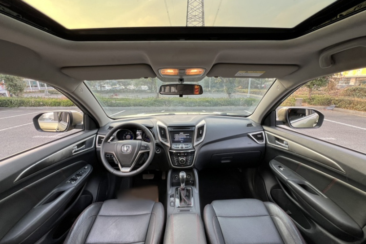 长安CS75 2016款 1.8T 自动精英型 国V中控内饰7001