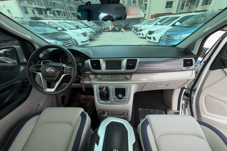 上汽大通MAXUS 大通G10 2021款 2.0T 手动精英版 柴油 7座中控内饰7002