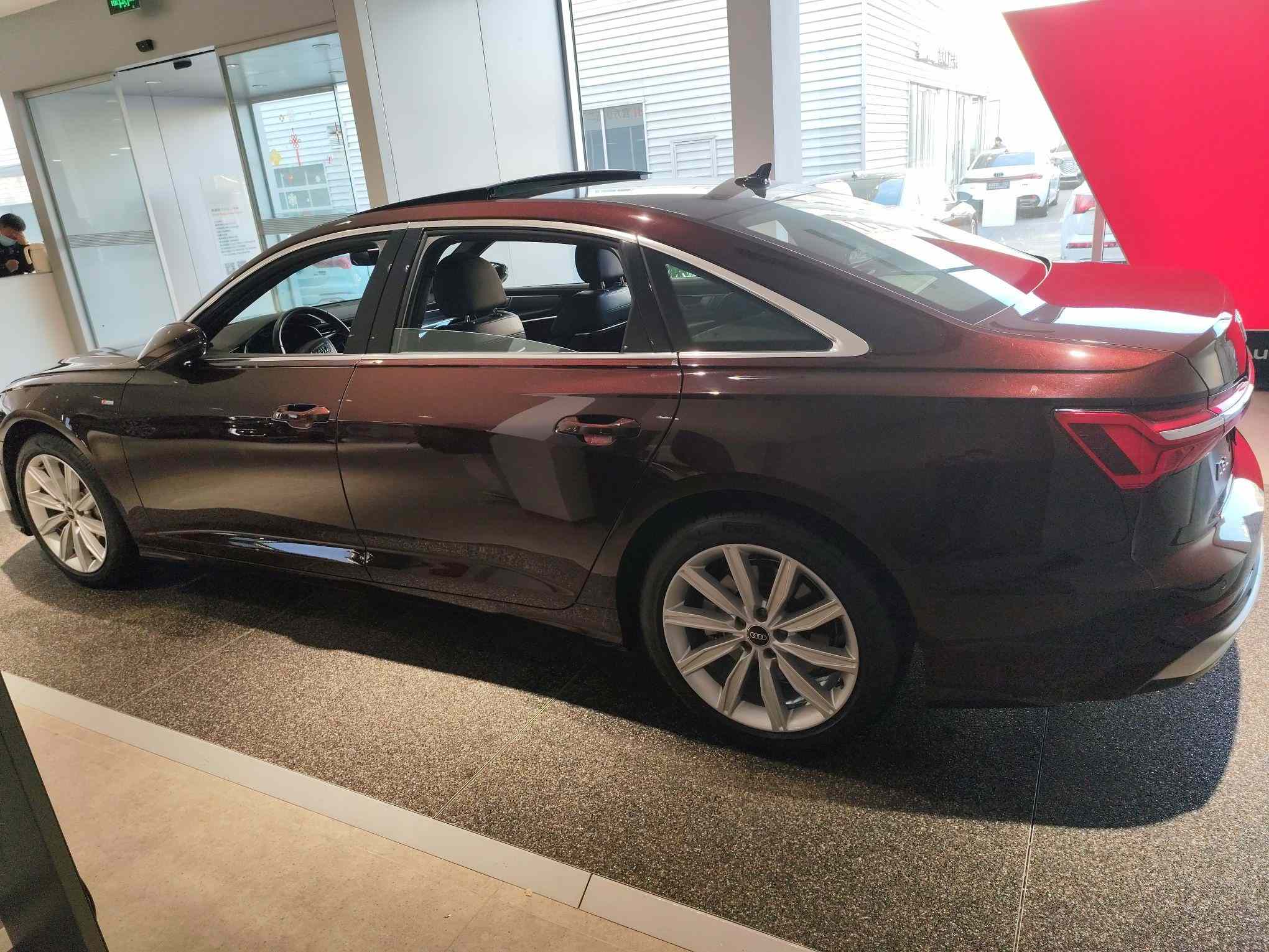 奥迪A6L 2024款 45 TFSI 臻选动感型(3)