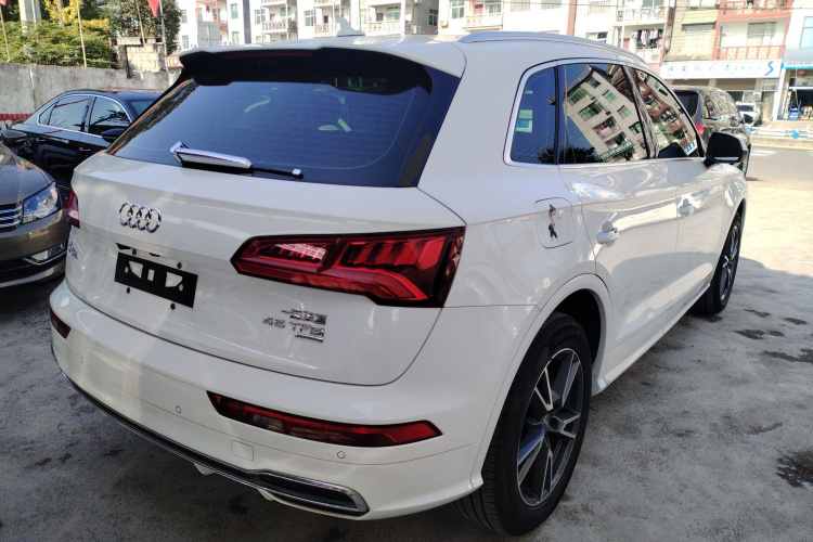 奥迪Q5L 2018款 40 TFSI 荣享时尚型 国V车身外观7