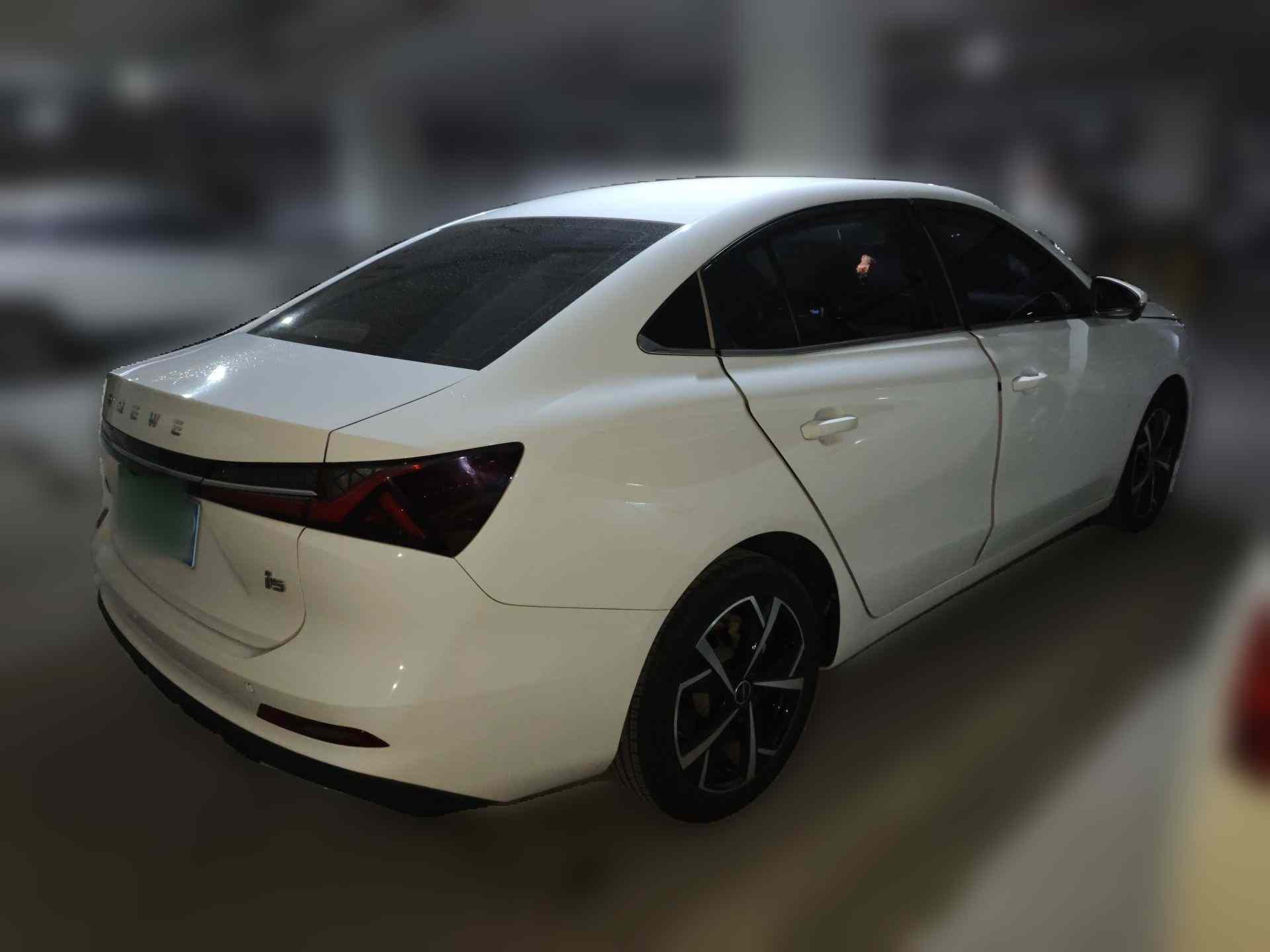 荣威i5 2023款 1.5L CVT尊荣版(5)
