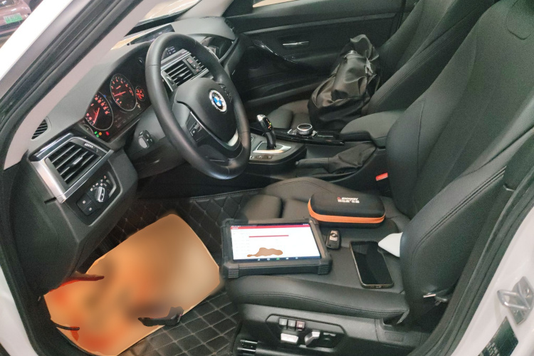 宝马3系GT 2018款 320i 时尚型中控内饰19