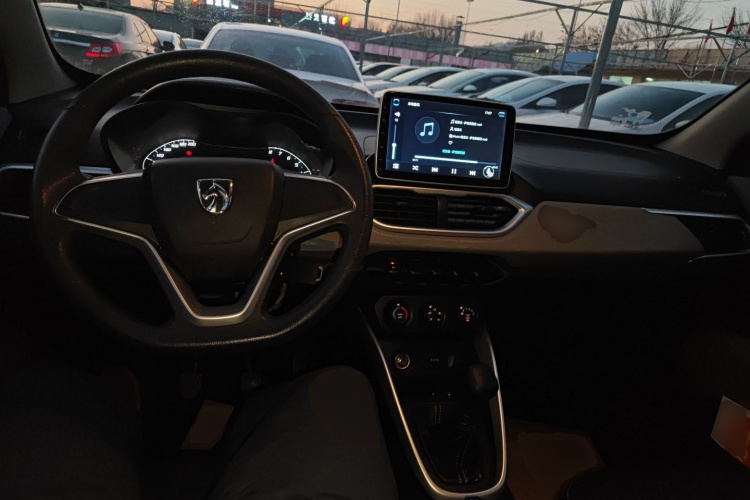 宝骏510 2019款 1.5L 手动劲享型77kW 国VI中控内饰12