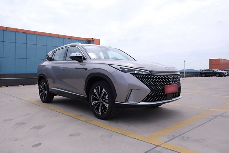 荣威RX5新能源 2023款 eRX5 超混优越版车身外观6002