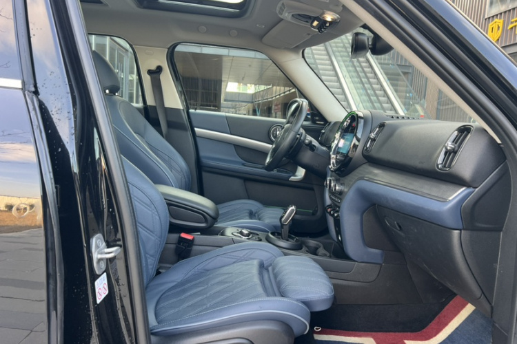 MINI Countryman 2022款 2.0T COOPER S ALL4局部细节41