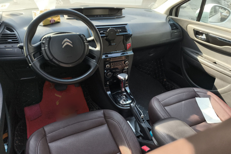 雪铁龙 世嘉 2013款 三厢 2.0L 自动品悦型中控内饰12