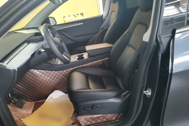 特斯拉 Model Y 2024款 后轮驱动版中控内饰19