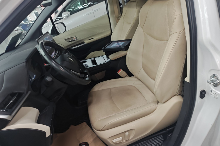 丰田 赛那SIENNA 2023款 2.5L混动 至尊版中控内饰19