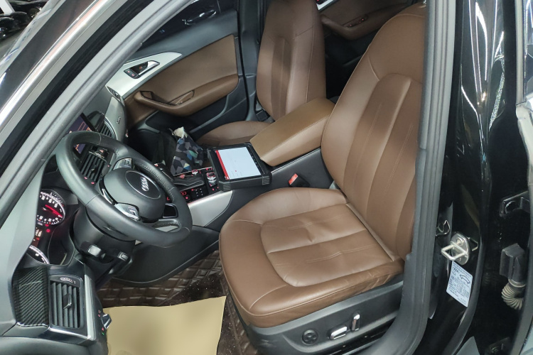 奥迪A6L 2018款 30周年年型 45 TFSI quattro 运动型局部细节19