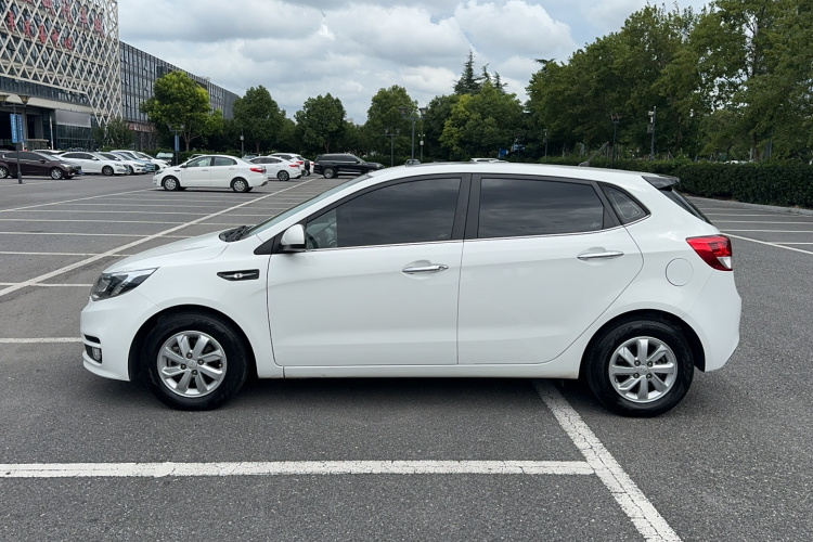 起亚K2 2015款 两厢 1.4L AT GLS炫酷版车身外观6002