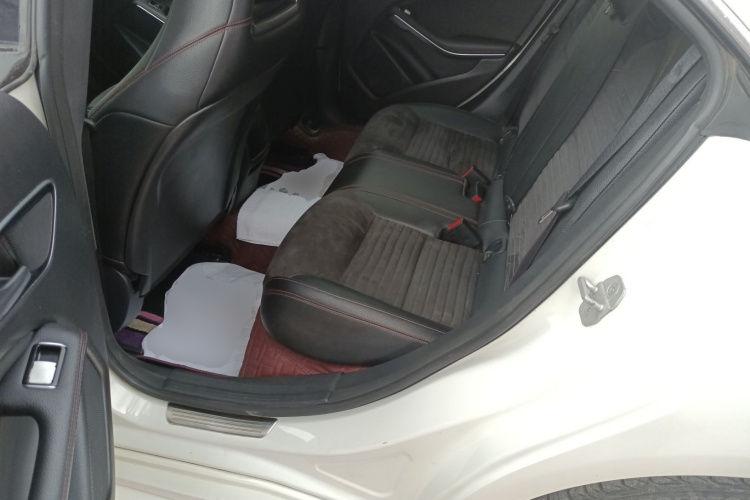 奔驰CLA 2015款 CLA 220 4MATIC中控内饰21