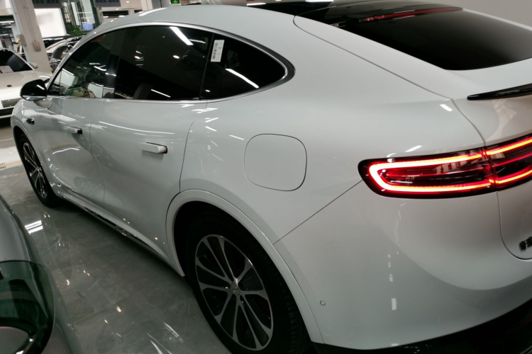 鸿蒙智行 智界R7 2024款 纯电 736km UItra车身外观4