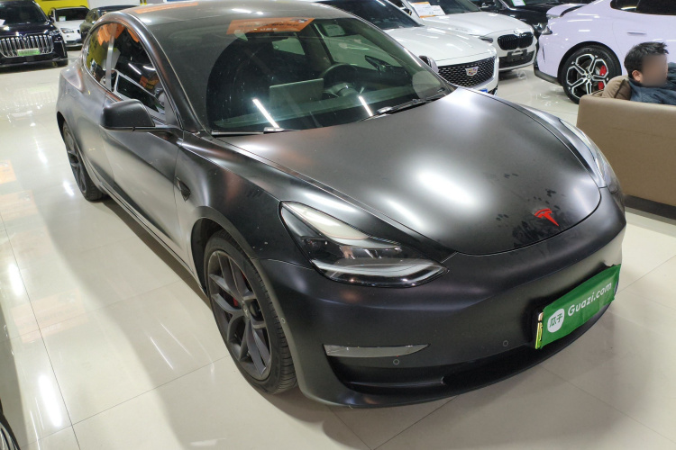 特斯拉 Model 3 2021款 改款二 Performance高性能全轮驱动版车身外观3