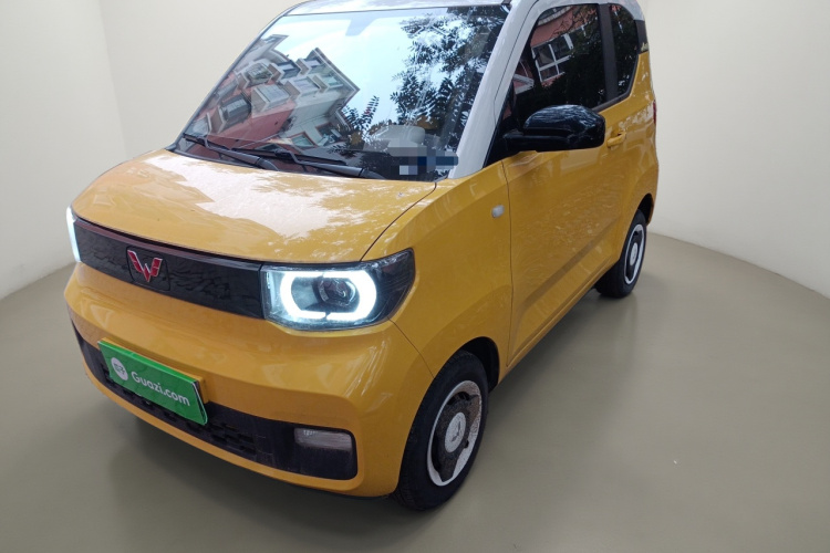 五菱汽车 宏光MINIEV 2021款 马卡龙夹心款 120km 磷酸铁锂车身外观1