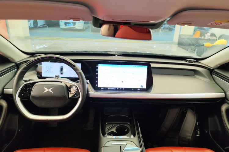 小鹏P7 2020款 670E中控内饰12