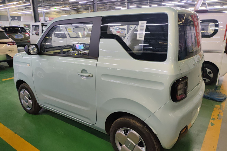 吉利银河 2024款 熊猫mini 200km 耐力熊车身外观4