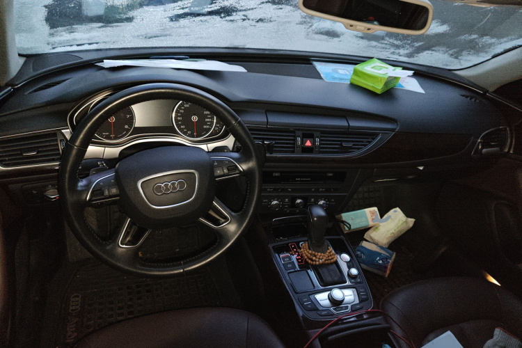 奥迪A6L 2017款 30 FSI 技术型中控内饰12
