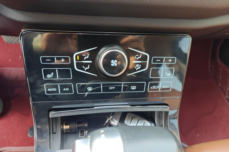 红旗H5 2018款 30TD 智联韵动版局部细节9001