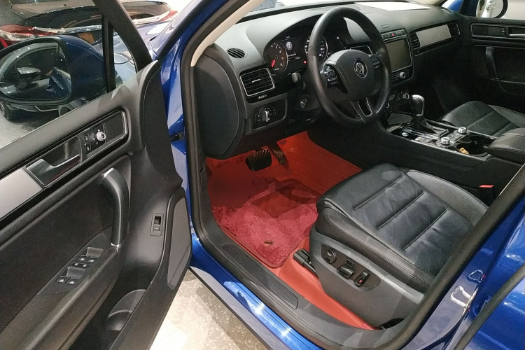 大众 途锐 2017款 3.0TSI 拓界版中控内饰20