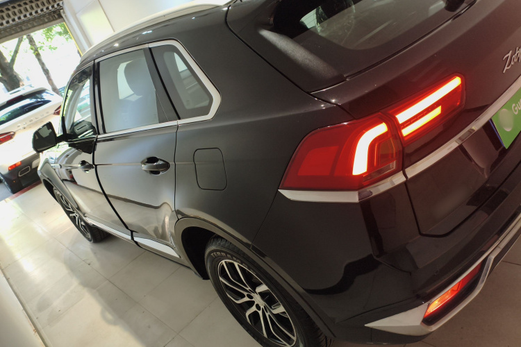 众泰 大迈X7 2017款 上进版 1.5T 手动庐山型车身外观4