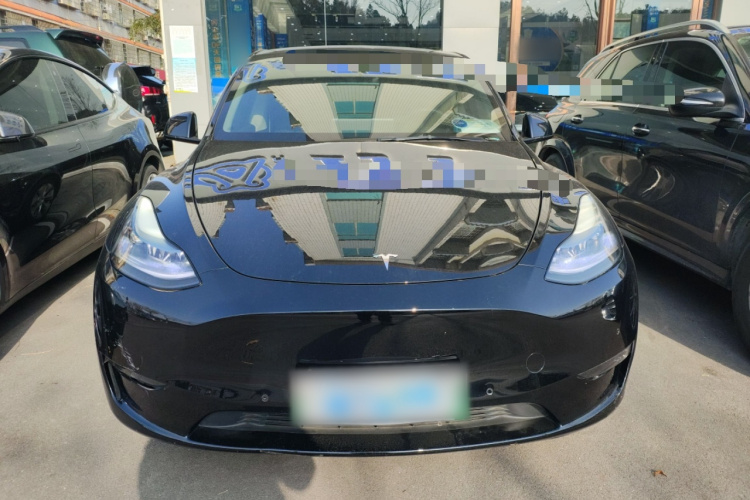 特斯拉 Model Y 2021款 标准续航后驱版车身外观2