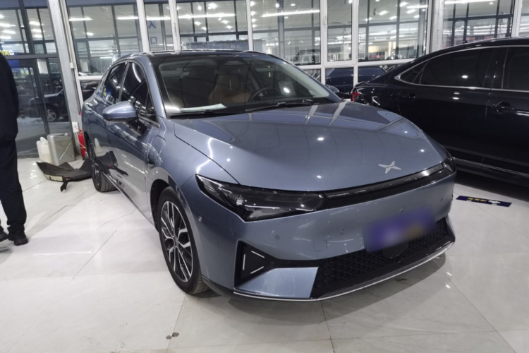 小鹏P5 2022款 460E+车身外观3