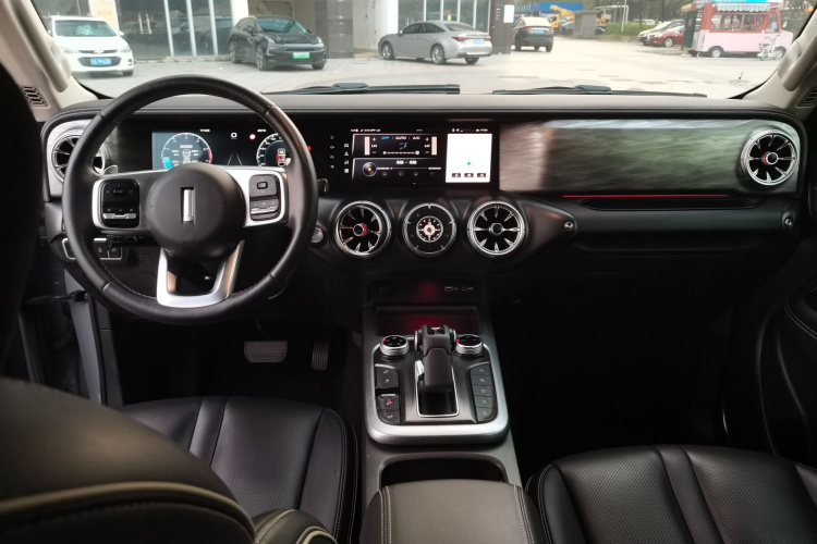 坦克300 2021款 越野版 2.0T 征服者中控内饰7002