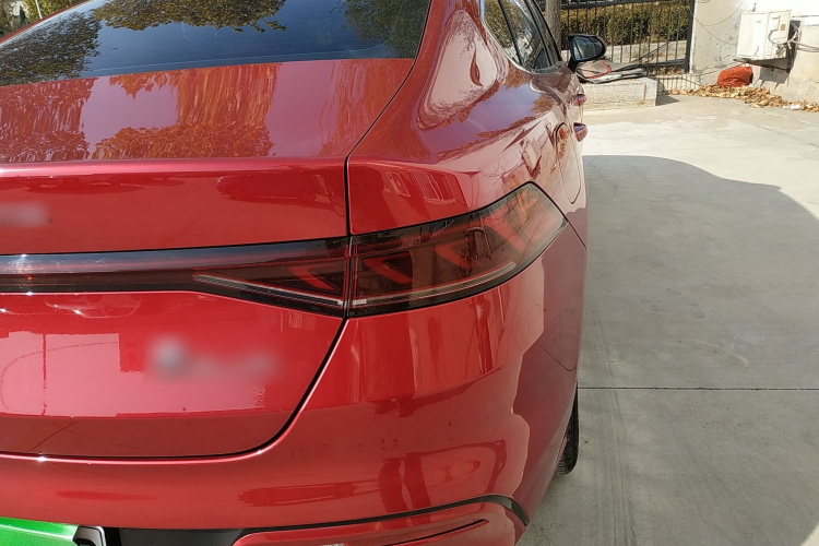 比亚迪 秦PLUS 2023款 冠军版 DM-i 120KM领先型车身外观9