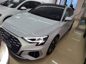 奥迪A3 2024款 A3L Limousine 35 TFSI 时尚运动型