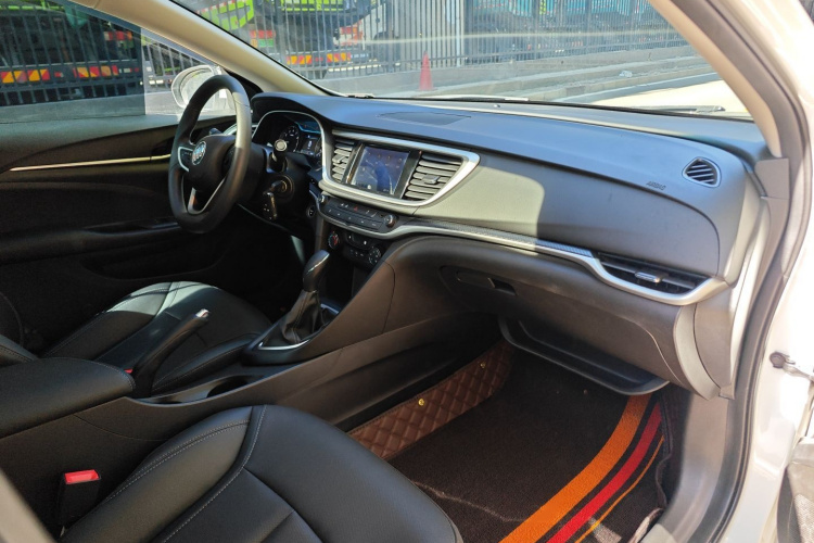 别克 英朗 2021款 改款 典范 1.5L 自动精英型中控内饰7001