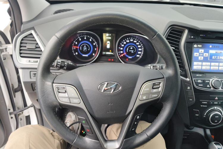 现代 胜达 2015款 2.0T 自动四驱智能型 7座局部细节13