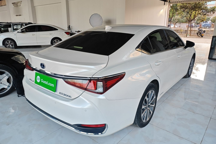 雷克萨斯ES 2021款 300h 卓越版车身外观6005