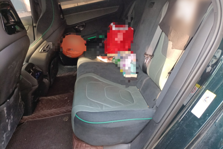 比亚迪 汉 2022款 EV 610KM四驱千山翠限量版中控内饰21