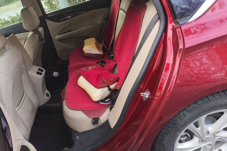 别克 君威 2020款 552T 精英型中控内饰21