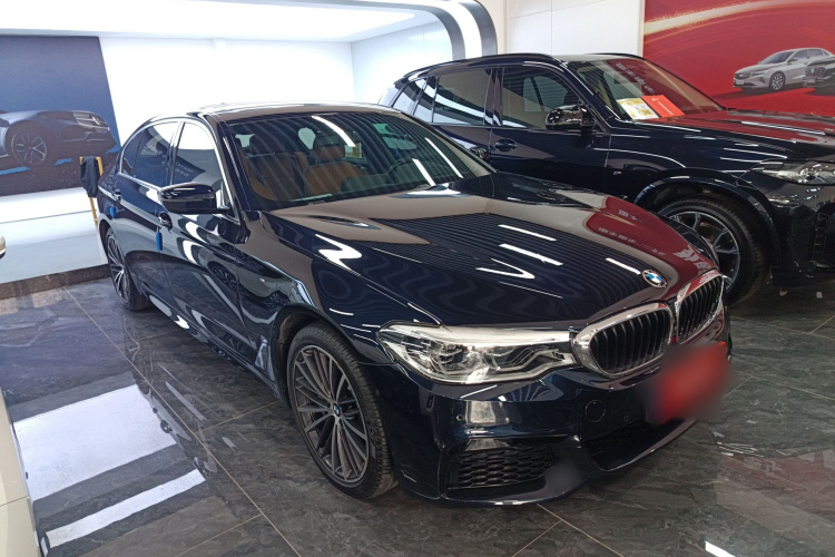 宝马5系 2020款 530Li 尊享型 M运动套装车身外观3