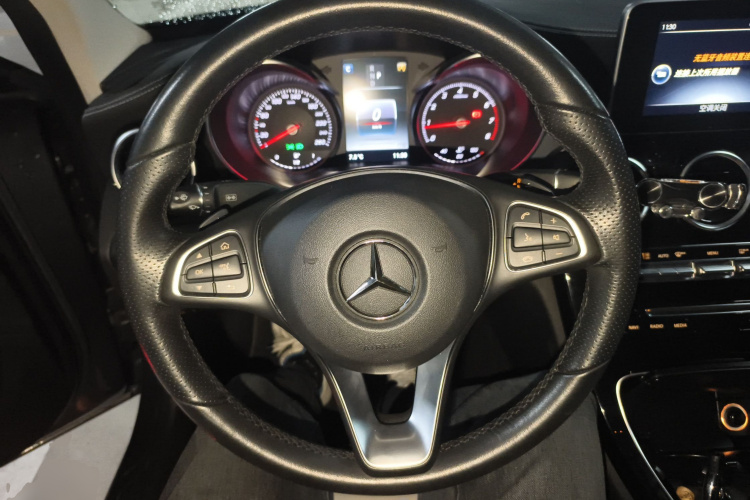 奔驰C级 2017款 改款 C 180 L 动感型运动版中控内饰13