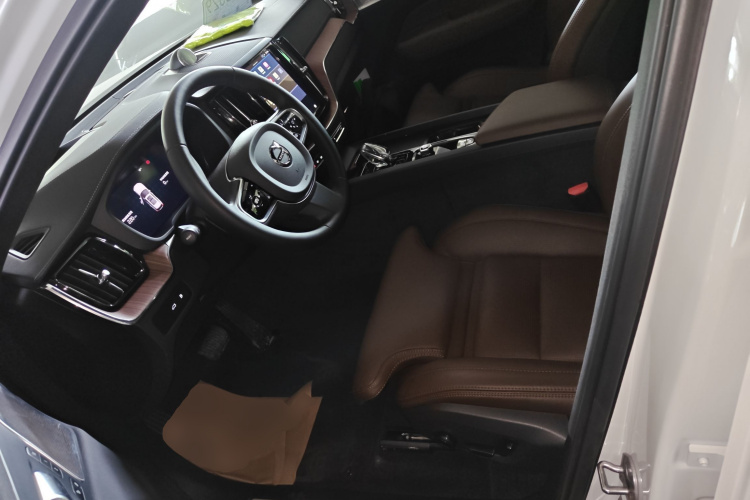 沃尔沃XC60新能源 2025款 插电式混动 长续航四驱智雅豪华版局部细节19