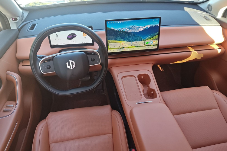 零跑汽车 零跑C16 2024款 增程 200激光雷达版中控内饰12