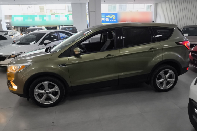 福特 翼虎 2017款 EcoBoost 180 两驱精翼型车身外观4