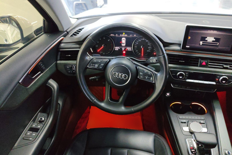 奥迪A4L 2017款 45 TFSI quattro 风尚型中控内饰13