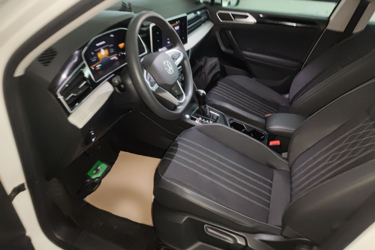 大众 途观L 2022款 330TSI 自动两驱舒享版中控内饰20