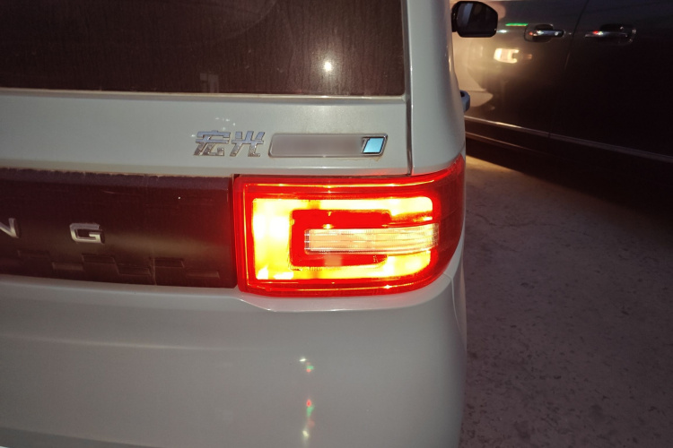 五菱汽车 宏光MINIEV 2020款 悦享款 磷酸铁锂车身外观6006