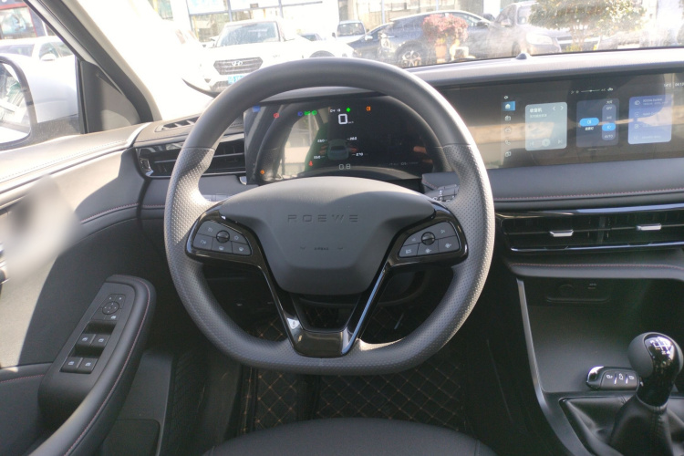 荣威i5 2023款 1.5L 手动舒享版中控内饰13