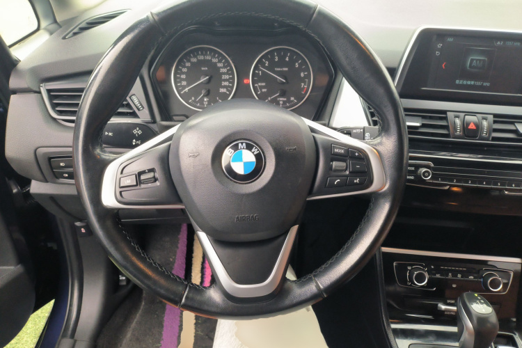 宝马2系旅行车 2016款 218i 时尚型中控内饰13