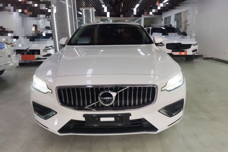 沃尔沃S60 2021款 T3 智行豪华版车身外观2