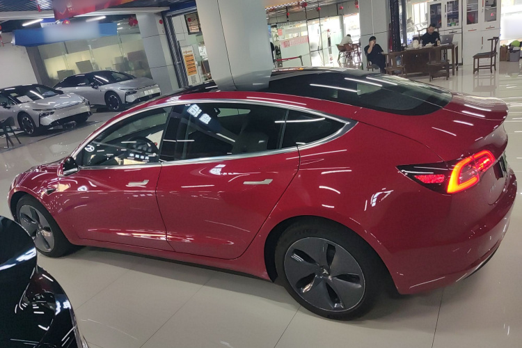 特斯拉 Model 3 2020款 改款 标准续航后驱升级版车身外观6003