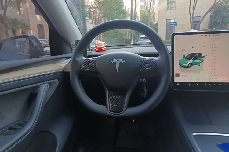 特斯拉 Model Y 2022款 改款 后轮驱动版中控内饰13